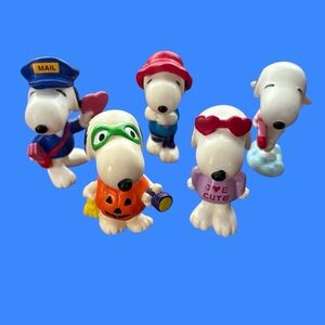 Vintage Snoopy Peanuts Whitman’s Figurines